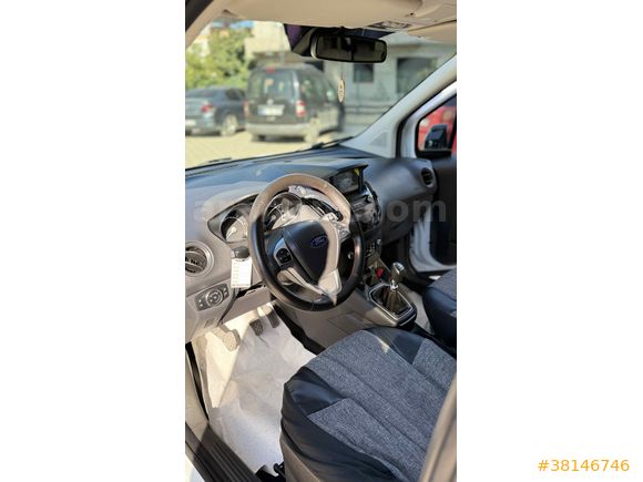 Sahibinden Ford Tourneo Courier 1.5 TDCi Titanium Plus 2022 Model 