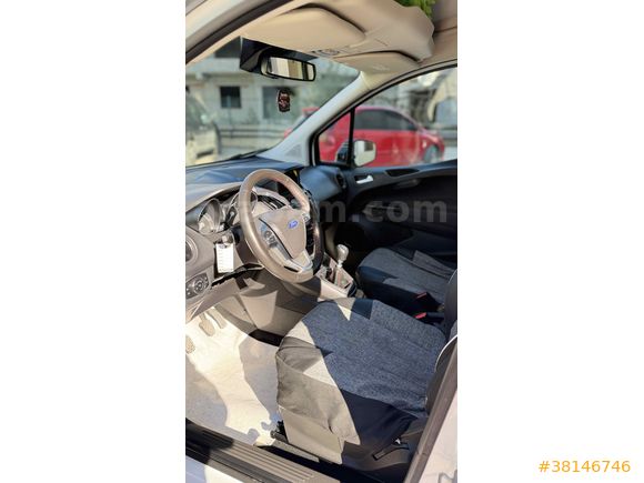 Sahibinden Ford Tourneo Courier 1.5 TDCi Titanium Plus 2022 Model 