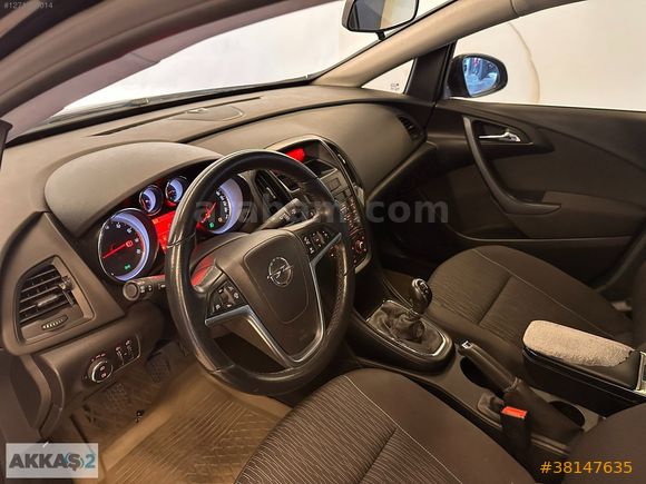 AKKAŞ 2'DEN OPEL ASTRA 1.6 SEDAN HATASIZ