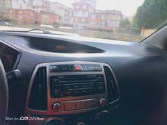 Sahibinden Hyundai i20 1.4 CRDi Sense 2012 Model İstanbul 114.000 km Beyaz