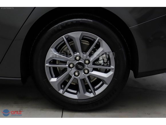 YETKİLİ BAYİDEN 2024 FORD FOCUS 1.5 DİZEL TITANIUM STILL-HATASIZ