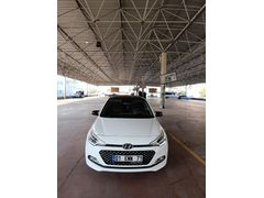Sahibinden Hyundai i20 1.2 MPI Style 2016 model 2017 Çıkışlı 95.000 km Beyaz