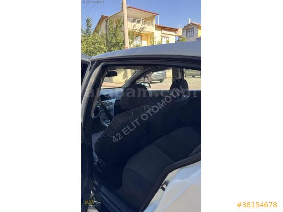 Opel Astra 1.6 Essentia Konfor 2012 Model