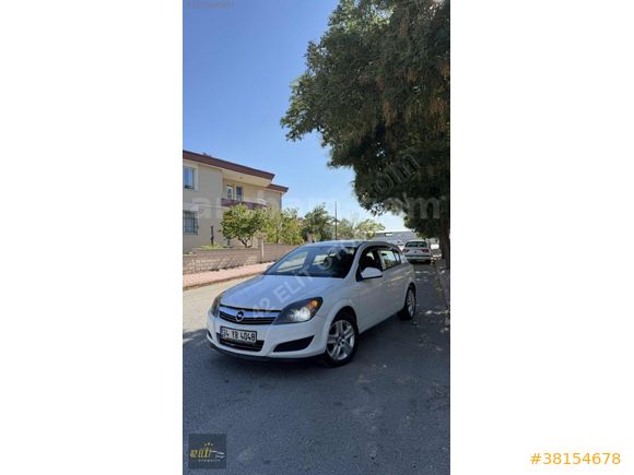 Opel Astra 1.6 Essentia Konfor 2012 Model