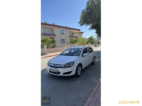 Opel Astra 1.6 Essentia Konfor 2012 Model