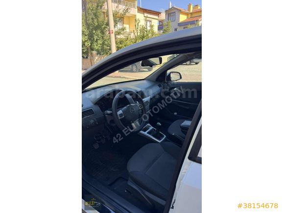 Opel Astra 1.6 Essentia Konfor 2012 Model