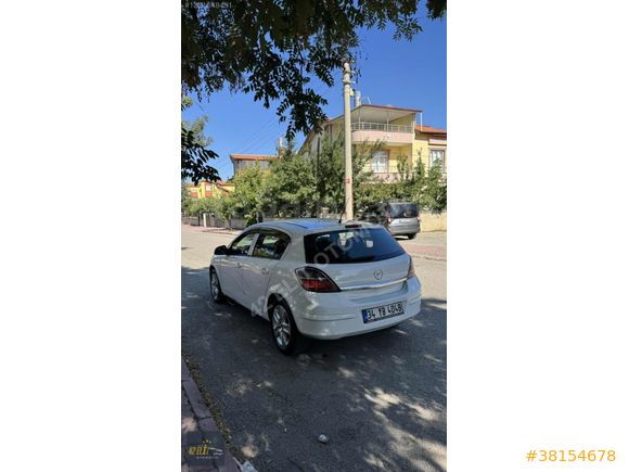 Opel Astra 1.6 Essentia Konfor 2012 Model