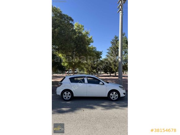 Opel Astra 1.6 Essentia Konfor 2012 Model