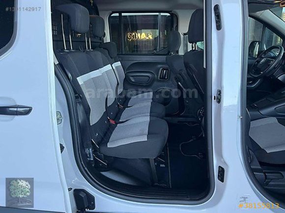 ÇINAR'DAN 2025 MODEL BERLİNGO MAX CAM TAVAN HATASIZ %20 KDV'Lİ