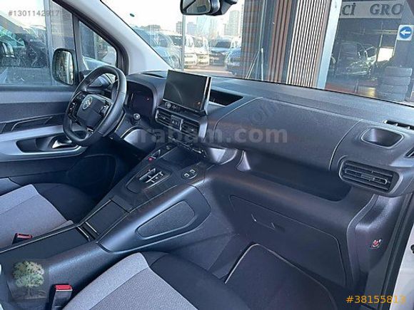 ÇINAR'DAN 2025 MODEL BERLİNGO MAX CAM TAVAN HATASIZ %20 KDV'Lİ