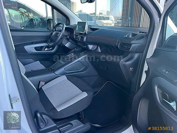 ÇINAR'DAN 2025 MODEL BERLİNGO MAX CAM TAVAN HATASIZ %20 KDV'Lİ