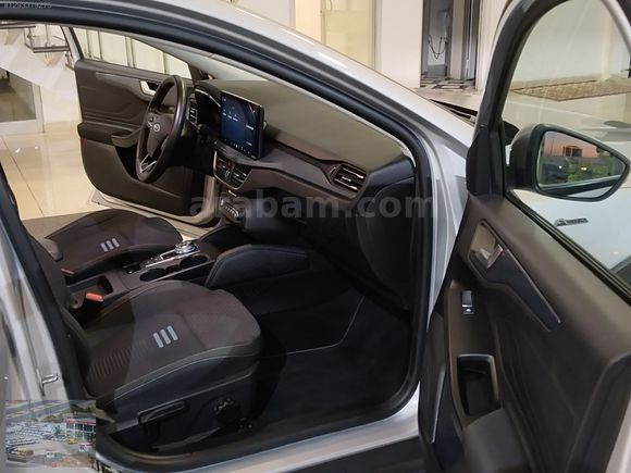 2023 FORD FOCUS ACTİVE X HATASIZ BOYASIZ %20FATURA