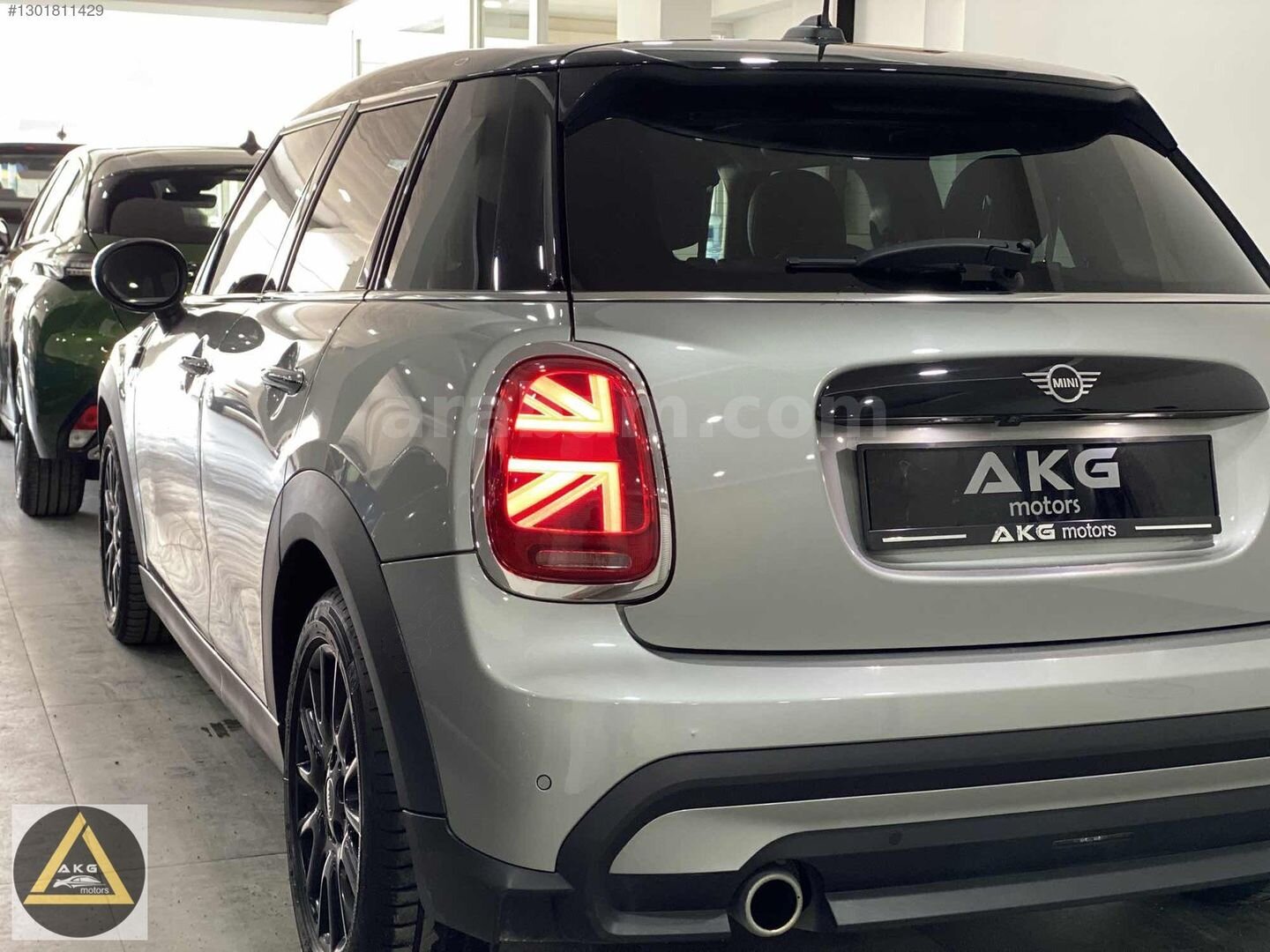 Galeriden Mini Cooper 1.5 Signature 2023 Model Antalya 28.000 km Gri 6