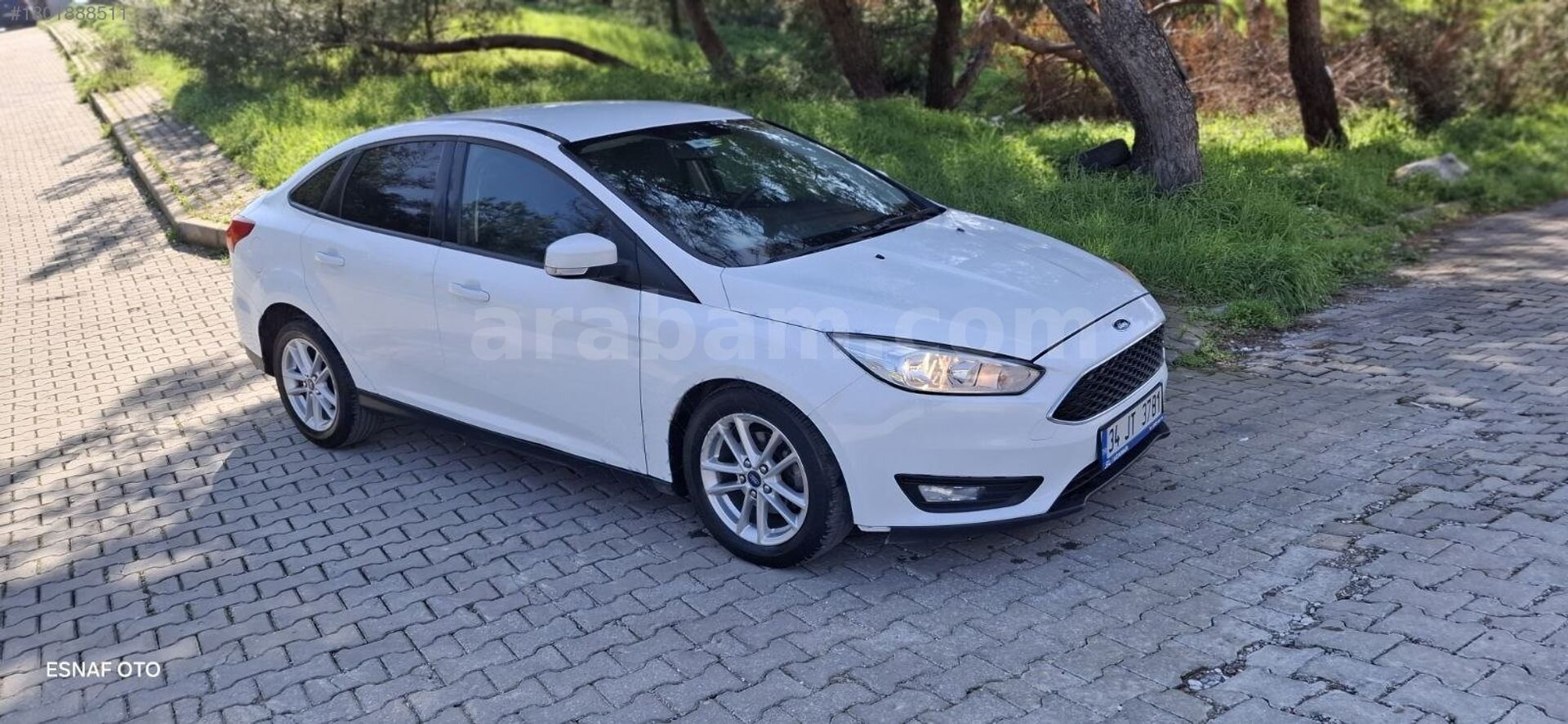 Galeriden Ford Focus 1.6 TDCi Trend X 2017 Model İzmir 250.000 km Beyaz 3