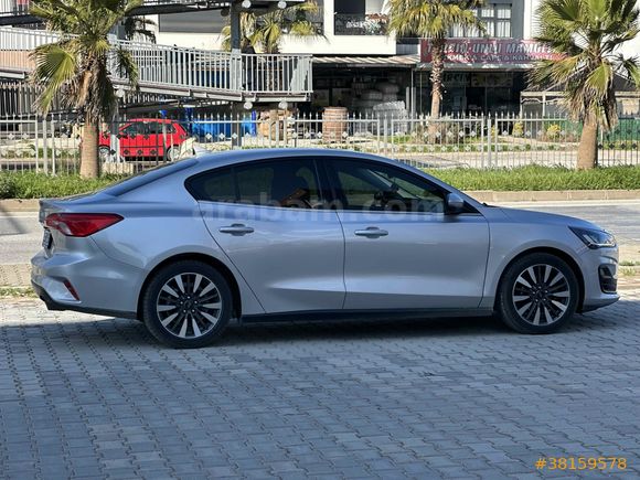 Sahibinden Ford Focus 1.5 Ti-VCT Titanium 2023 Model İzmir