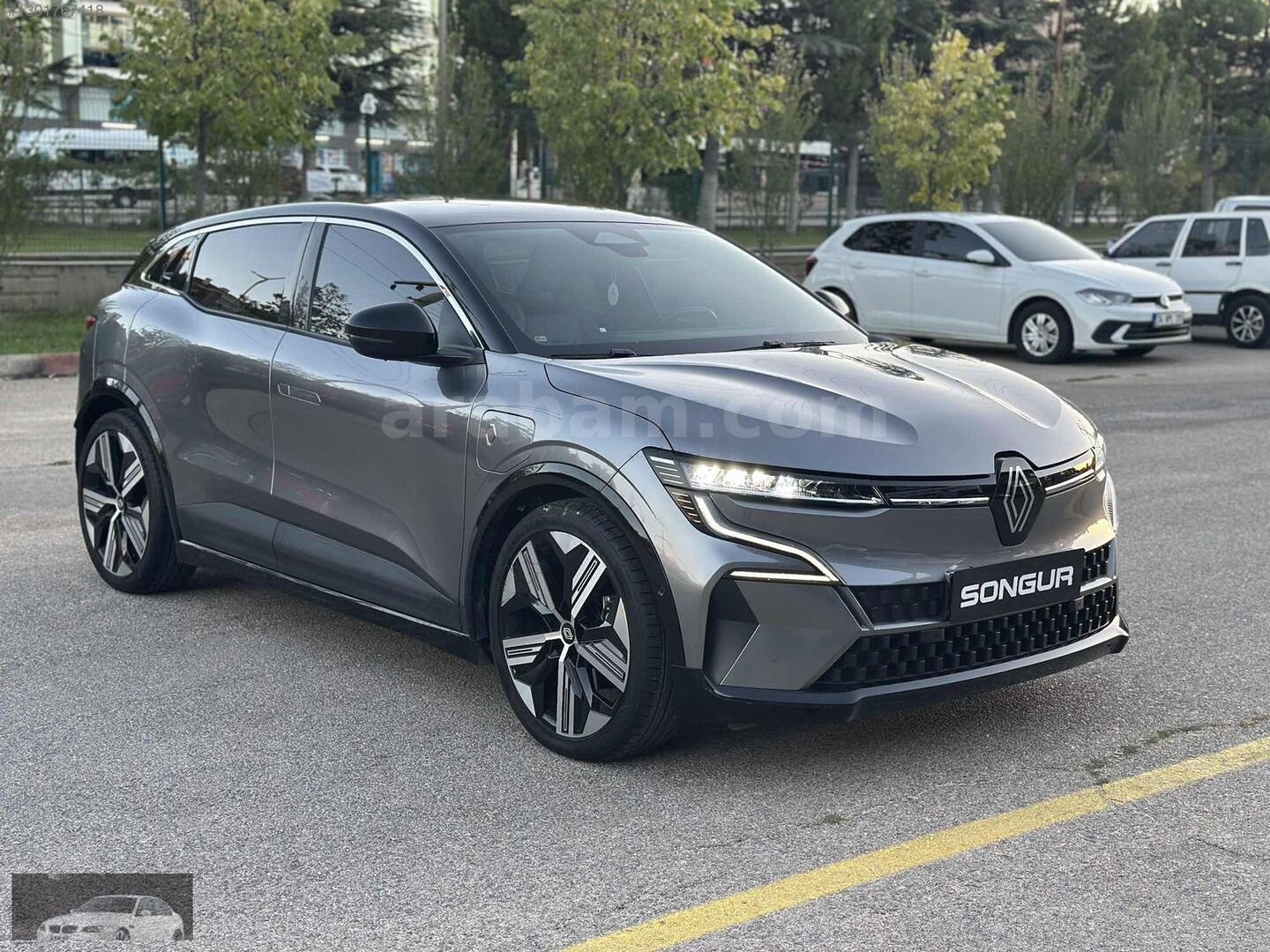 Galeriden Renault Megane E-Tech Iconic 2023 Model Isparta 25.000 km Gri 4