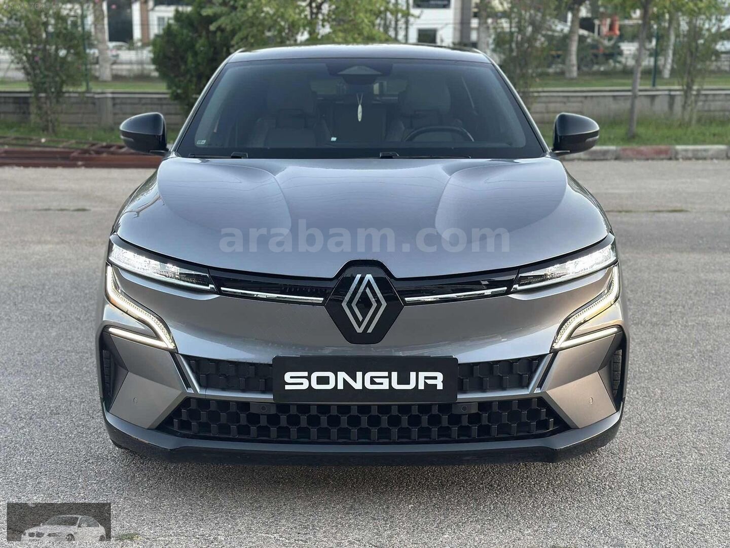 Galeriden Renault Megane E-Tech Iconic 2023 Model Isparta 25.000 km Gri 2