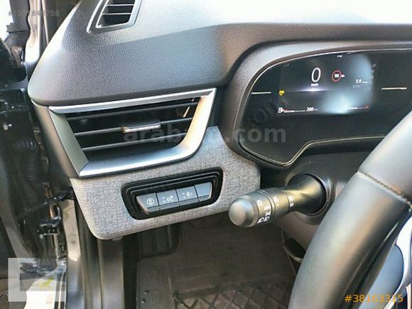 2025 MODEL CLİO 1.0 TCE EVOLUTİON X TRONİC COMFORT PAKET İLK EL
