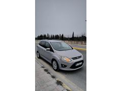 Sahibinden 7 kişilik.Ford Grand C-Max 1.6 benzinli. Titanium Grand 2011 Model