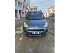 Sahibinden Peugeot Partner 1.6 HDI Adventure 2012 Model  175.000 km Gri (Gümüş)
