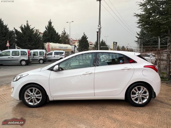 BEYDOĞANLAR'DAN-2013 MODEL HYUNDAİ İ30 1.6 CRDİ-STYLE