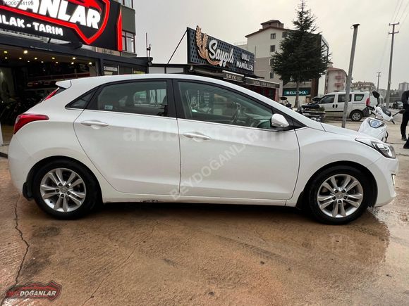 BEYDOĞANLAR'DAN-2013 MODEL HYUNDAİ İ30 1.6 CRDİ-STYLE