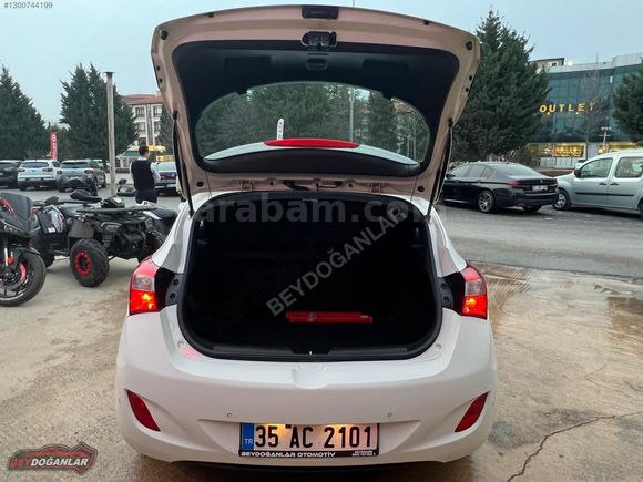 BEYDOĞANLAR'DAN-2013 MODEL HYUNDAİ İ30 1.6 CRDİ-STYLE