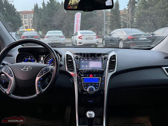 BEYDOĞANLAR'DAN-2013 MODEL HYUNDAİ İ30 1.6 CRDİ-STYLE