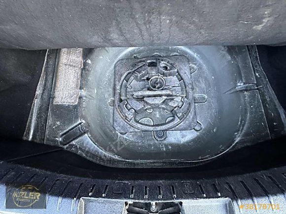 İKİZLERDEN TİTANİUM SUNROOF SÜRÜŞ MODU KEYLESS GO FOCUS