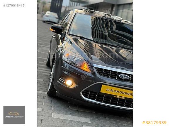 FORD FOCUS 1.6 TDCİ TİTANİUM-X 2010 MODEL CAM GİBİ