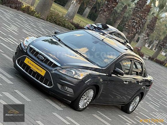 FORD FOCUS 1.6 TDCİ TİTANİUM-X 2010 MODEL CAM GİBİ