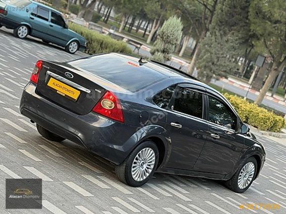 FORD FOCUS 1.6 TDCİ TİTANİUM-X 2010 MODEL CAM GİBİ
