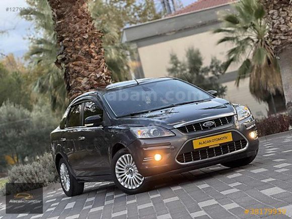 FORD FOCUS 1.6 TDCİ TİTANİUM-X 2010 MODEL CAM GİBİ