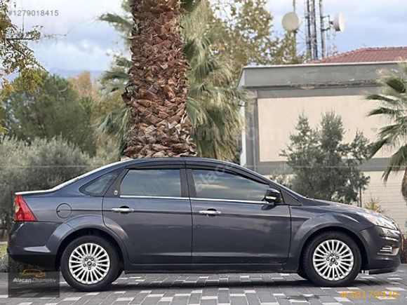 FORD FOCUS 1.6 TDCİ TİTANİUM-X 2010 MODEL CAM GİBİ