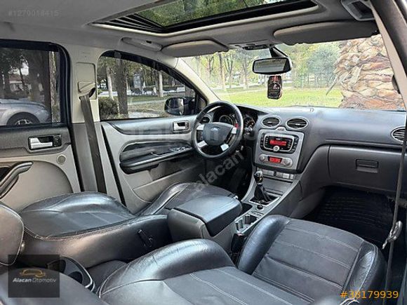 FORD FOCUS 1.6 TDCİ TİTANİUM-X 2010 MODEL CAM GİBİ