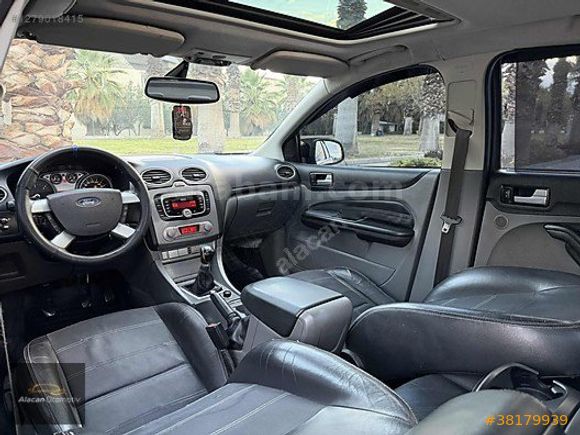 FORD FOCUS 1.6 TDCİ TİTANİUM-X 2010 MODEL CAM GİBİ