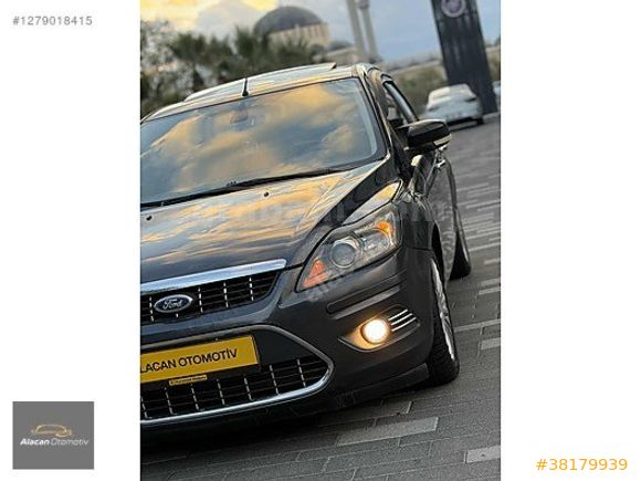 FORD FOCUS 1.6 TDCİ TİTANİUM-X 2010 MODEL CAM GİBİ