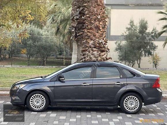 FORD FOCUS 1.6 TDCİ TİTANİUM-X 2010 MODEL CAM GİBİ