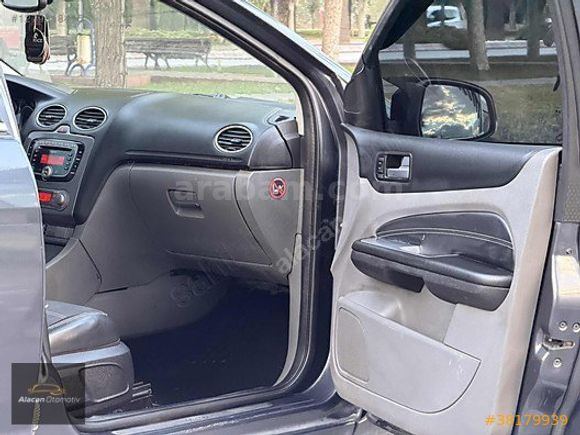 FORD FOCUS 1.6 TDCİ TİTANİUM-X 2010 MODEL CAM GİBİ
