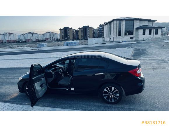 Sahibinden Honda Civic 1.6i VTEC Premium 2014 Model  178000 km Siyah