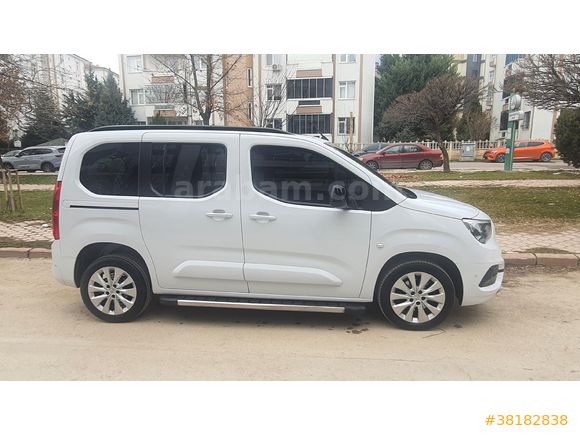 Sahibinden Opel Combo 1.5 CDTI Ultimate 2023 Model