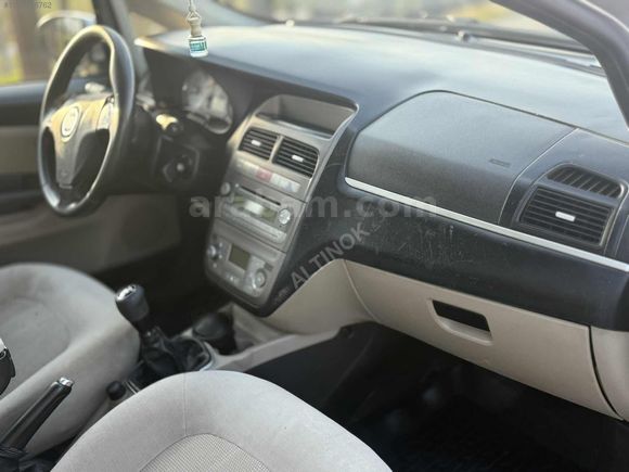 ALTINOK AUTO'Dan 2010 TERTEMİZ LİNEA 1.3 DİZEL