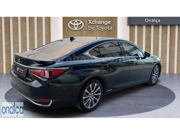 BYD-TOYOTA ONATÇA'DAN 2020 LEXUS ES 300h EXECUTİVE e-CVT