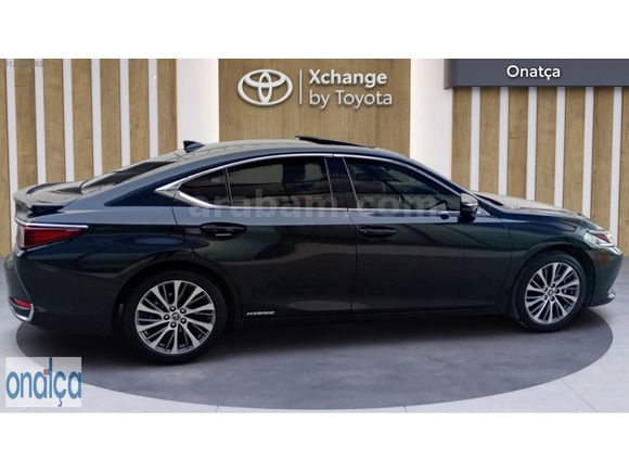 BYD-TOYOTA ONATÇA'DAN 2020 LEXUS ES 300h EXECUTİVE e-CVT