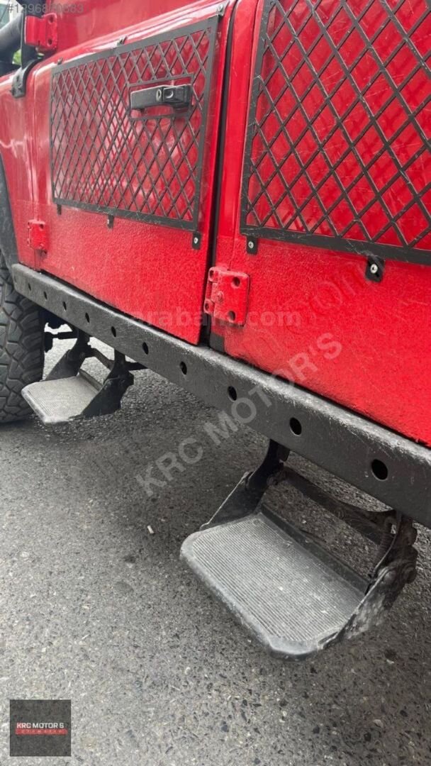 Galeriden Land Rover Defender 110 2.5 TDI 1988 Model İstanbul 75.000 km Kırmızı 3