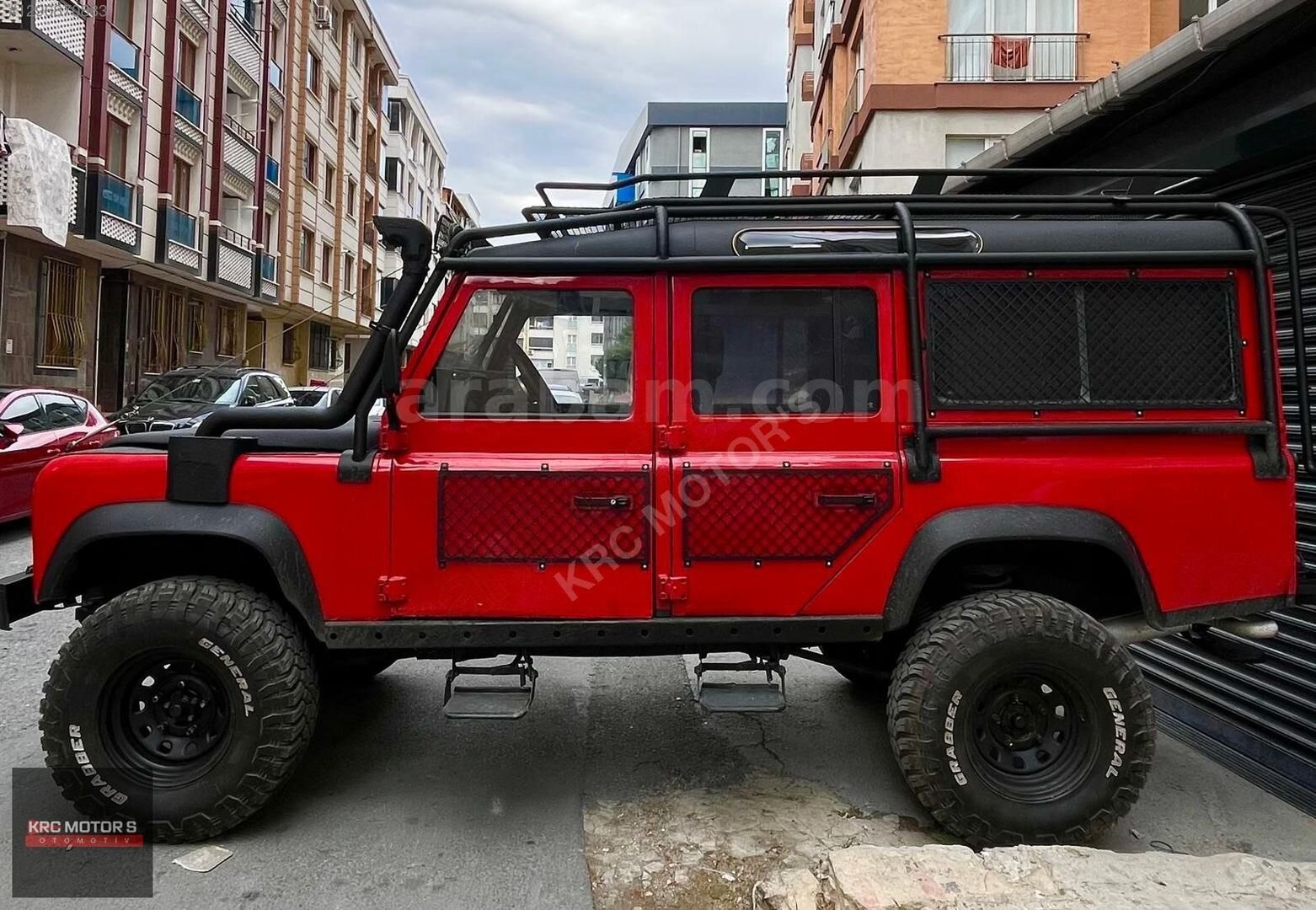 Galeriden Land Rover Defender 110 2.5 TDI 1988 Model İstanbul 75.000 km Kırmızı 1