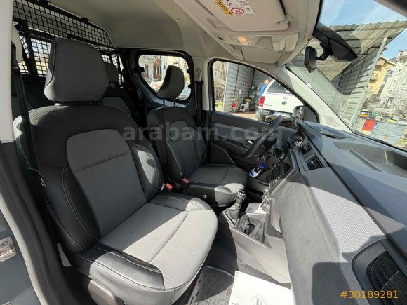 Sahibinden Renault Express Combi 1.5 BlueDCI Joy 2023 Model 
