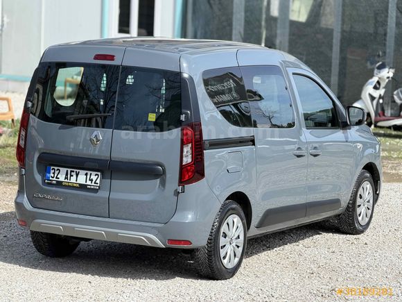 Sahibinden Renault Express Combi 1.5 BlueDCI Joy 2023 Model 