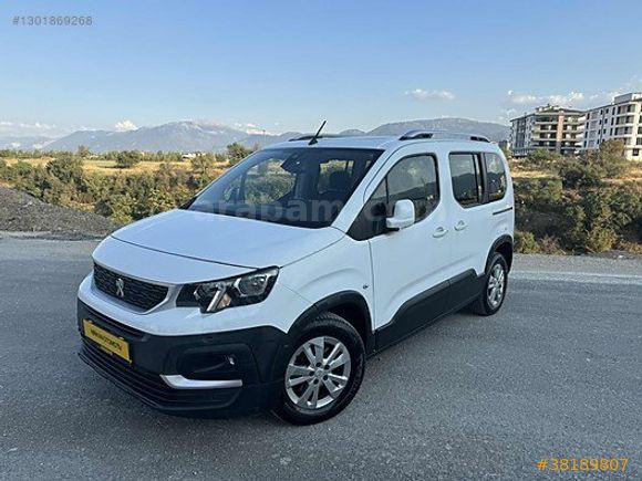 2020 SIFIR GİBİ PEUGEOT RİFTER CAM TAVANLI HATASIZ BOYASIZ