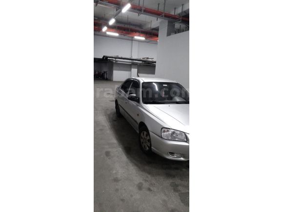 Sahibinden Hyundai Accent 1.3 LX 2000 Model  171000 km Gri